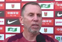 当年如果让阿泰斯特打大前锋