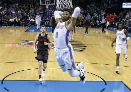 开云登陆入口-nba比赛中球员之间的暖心互动故事