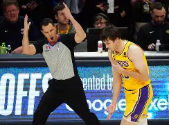 开云中国-nba总决赛15至16骑士对勇士第三场